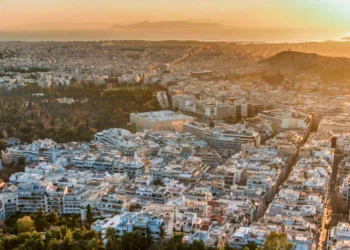 Airbnb: Χιλιάδες ακίνητα βγαίνουν από τις πλατφόρμες – Τι προβλέπει νομοσχέδιο του υπουργείου Τουρισμού