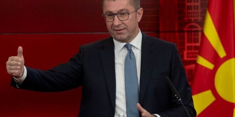 Σκόπια: Σε παροξυσμό ο Μίτσκοσκι, ουρλιάζει για «άλυτο μακεδονικό ζήτημα» που «σιγοκαίει επί αιώνες»