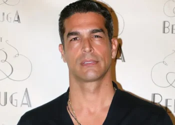 Ο Νίκος Αναδιώτης ζήτησε εμμέσως την απαγόρευση αμβλώσεων στην Ελλάδα από την Ευρωβουλή – Η απάντηση της Αναστασίας Γιάμαλη