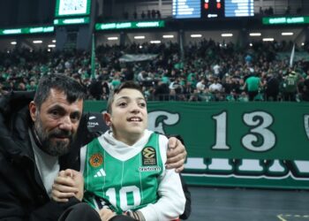 Χυδαία ρατσιστική επίθεση στον Γιάννη Παπαστεφανάκη από χούλιγκαν του διαδικτύου