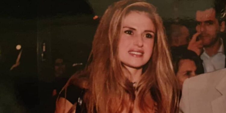 Θρίλερ στην Κηφισιά: Νεκρές μέσα στο σπίτι τους η εικαστικός Λίμπερτυ Πολύζου και η κόρη της