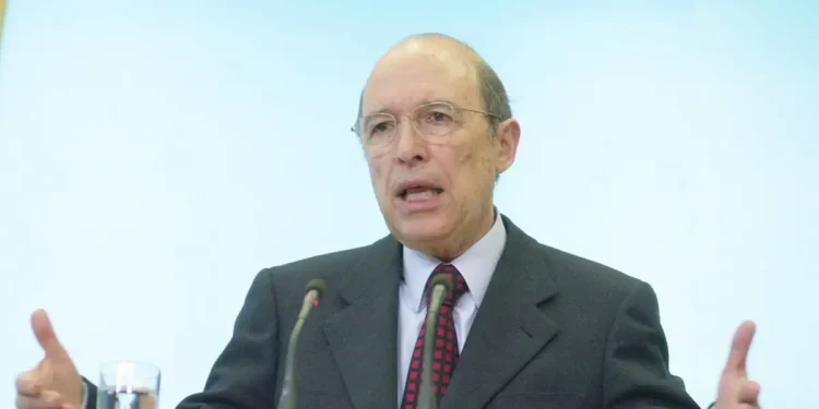 Στις 12 το μεσημέρι η κηδεία του Κώστα Σημίτη: Το τελετουργικό, η χωροταξία και οι επικήδειοι