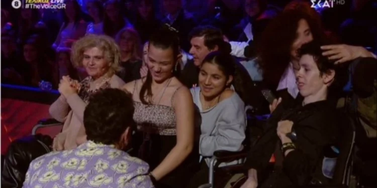 Όλος ο κόσμος αποθεώνει τον Μαζωνάκη για την χθεσινή του κίνηση στο Voice: «Τον αγάπησαν οι πάντες φέτος»(Βίντεο)