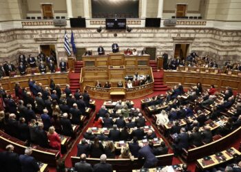Στη Βουλή το νομοσχέδιο για την αντιμετώπιση της βίας κατά των γυναικών