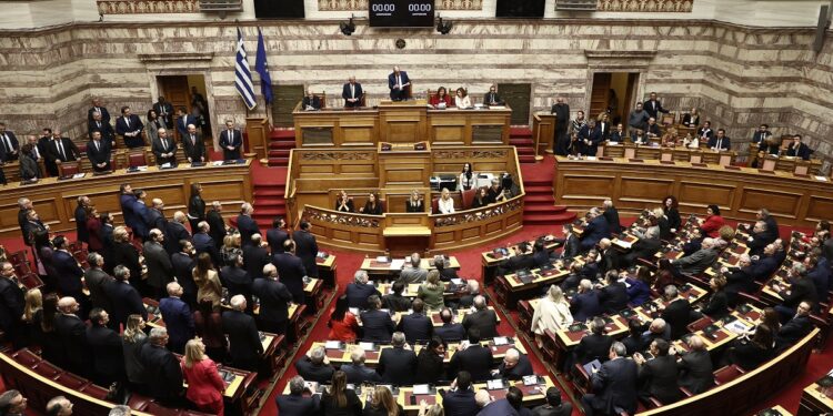 Στη Βουλή το νομοσχέδιο για την αντιμετώπιση της βίας κατά των γυναικών