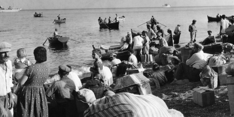 Τι συνέβη το 1956 όταν έγινε σεισμός 7,5 Ρίχτερ στη Σαντορίνη – Οι δεκάδες νεκροί και το τσουνάμι