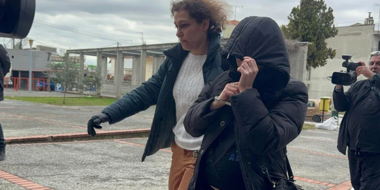 Δίωξη για ανθρωποκτονία με πρόθεση στη δολοφόνο του 58χρονου στην Πιερία – Αμίλητη στον εισαγγελέα