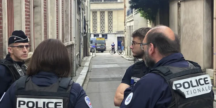 Επίθεση με μαχαίρι στη Γαλλία με έναν νεκρό: Ο δράστης φώναζε «Αλλάχου Άκμπαρ»