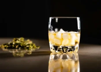 Αλκοόλ ή κάνναβη: Ποιο είναι χειρότερο για την υγεία