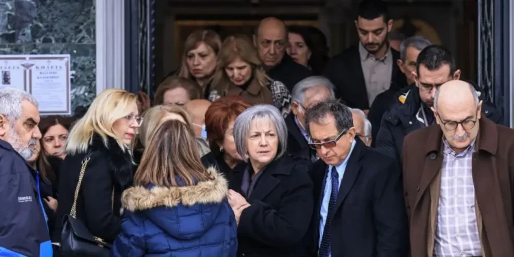 Βασίλης Καλογήρου: Ο διάλογος της Σοφίας Αποστολάκη με τη Μαρία Καρυστιανού – «Εσείς το πήρατε καμένο, εγώ το πήρα φαγωμένο»