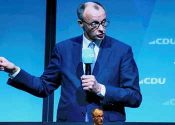 Θρίλερ οι εκλογές στη Γερμανία: Ο Μερτς πέφτει κάτω από το «μαγικό 30%», «τσιμπάει» το AfD