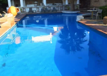 Ρόδος: Στα €583.984 μείωσε το Εφετείο την αποζημίωση για τον πνιγμό δύο κοριτσιών από τη Γαλλία σε ξενοδοχείο