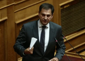 Επίθεση στο γραφείο του βουλευτή Χάρη Θεοχάρη – «Οι θρασύδειλοι τραμπούκοι δεν μας φοβίζουν»