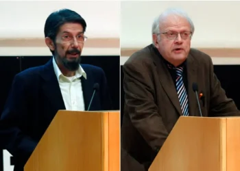 Σεισμολόγοι «σκοτώνονται» για τη Σαντορίνη – Χουλιάρας: «Ψάχνουν ψήφους και ηλίθιους στα γεράματα» – Τσελέντης: «Πιστεύω να ήταν νηφάλιος»