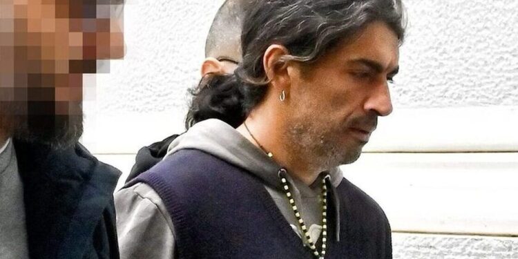 Ο Παλαιοχριστιανός προσήχθη από αστυνομικούς στα Καμίνια