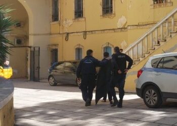 Χανιά: 46χρονος εισέβαλε με ψαροντούφεκο στο αστυνομικό μέγαρο