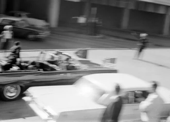 Τι αναφέρουν τα απόρρητα έγγραφα για τη δολοφονία Κένεντι που ήρθαν στο φως