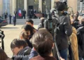 Στο Μέγαρο Ηλυσίων ο Μητσοτάκης – Ο θερμός εναγκαλισμός με Μακρόν