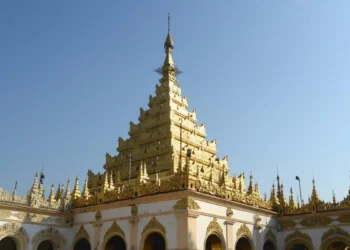 Σεισμός στη Μιανμάρ: Κατέρρευσε το ιστορικό Βασιλικό Παλάτι στο Μανταλάι