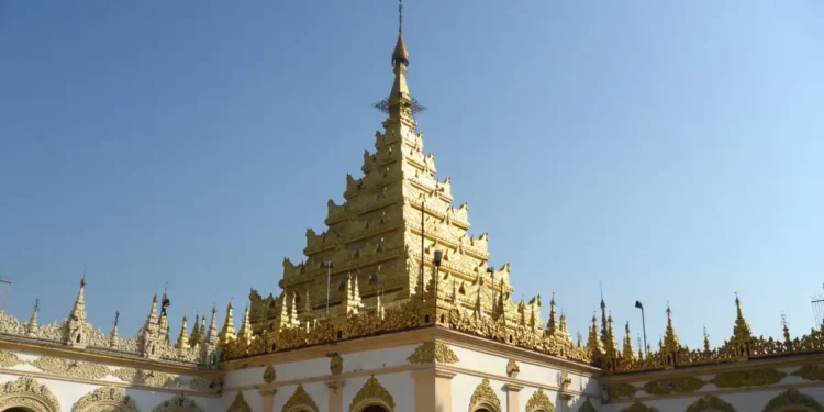 Σεισμός στη Μιανμάρ: Κατέρρευσε το ιστορικό Βασιλικό Παλάτι στο Μανταλάι