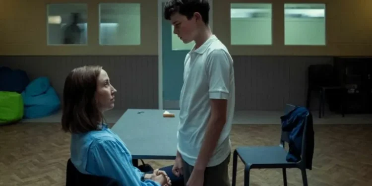 «Adolescence»: Μαθήματα κατά του μισογυνισμού στα βρετανικά σχολεία, με αφορμή και την τηλεοπτική σειρά