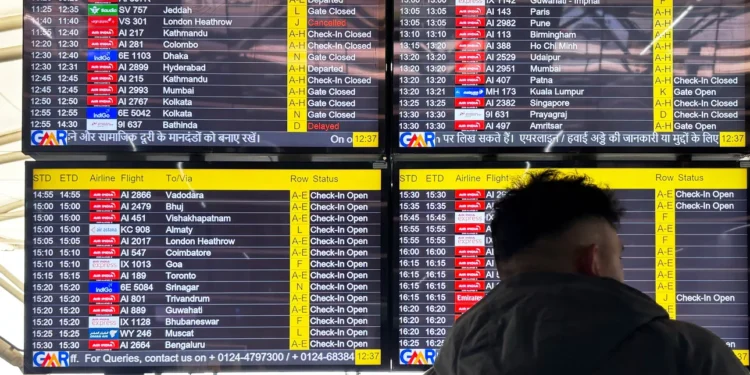 Μόνο με άδεια επί πληρωμή τα ταξίδια στη Βρετανία για τους Ευρωπαίους από την Τετάρτη – Πώς βγαίνει η βίζα