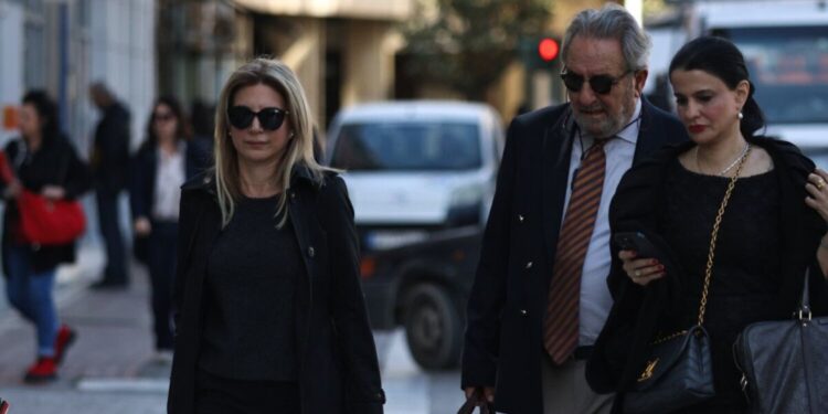 Τέμπη: Γονείς των θυμάτων καταθέτουν για τη μήνυση κατά του Εφέτη Ανακριτή