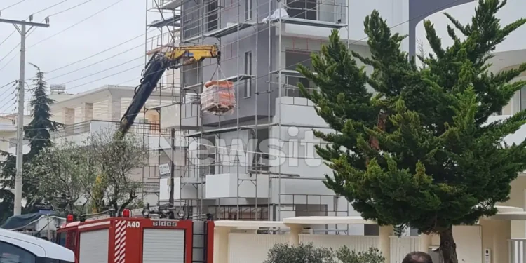 Εργατικό ατύχημα στη Βούλα: Ένα άτομο χωρίς τις αισθήσεις του