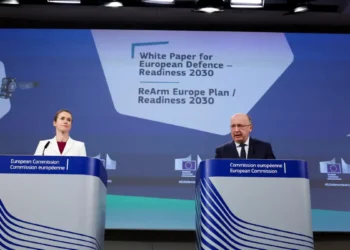 Κομισιόν: Αυτή είναι η Λευκή Βίβλος για την άμυνα – Τι θα ισχύσει για τις εθνικές ρήτρες διαφυγής