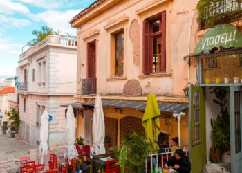 Έκλεισε το εμβληματικό «Γιασεμί» στα σκαλάκια της Πλάκας, μετά από 16 χρόνια – Η αποχαιρετιστήρια ανακοίνωση