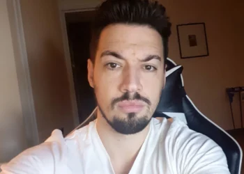 Αθωώθηκε ο YouTuber Hayate – «Τα δικαστήρια αποφασίζουν με γνώμονα αποκλειστικά το υλικό των δικογραφιών» λέει ο Σάκης Κεχαγιόγλου