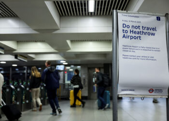 Χίθροου: Επαναλειτουργεί μετά την πυρκαγιά και το ταξιδιωτικό χάος το αεροδρόμιο