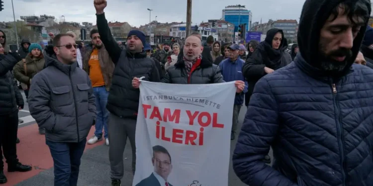 Προφυλακίστηκε ο Εκρέμ Ιμάμογλου – Ο δήμαρχος Κωνσταντινούπολης θα κρατηθεί για 4 μέρες