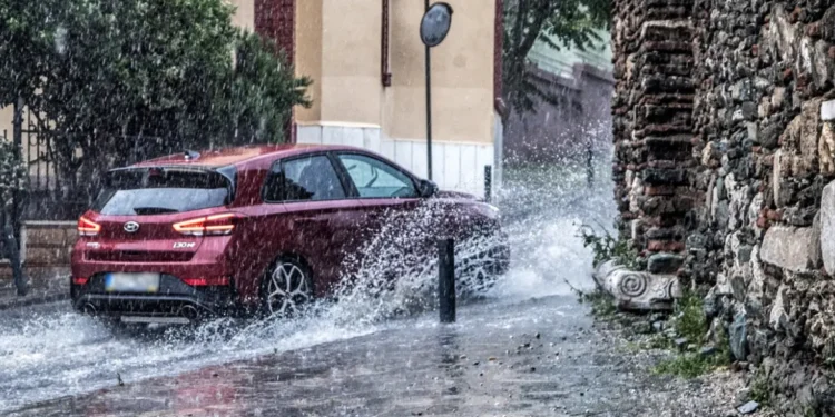 Με βροχές σε όλη τη χώρα το Σαββατοκύριακο, πώς θα κυλήσουν οι πρώτες ημέρες του Απριλίου