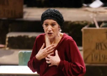 Καίτη Κωνσταντίνου: Η φιλόλογος που την κέρδισε η υποκριτική και οι παντοτινές φίλες της «Σωσώς» Μαρία Καβογιάννη και Υρώ Μανέ