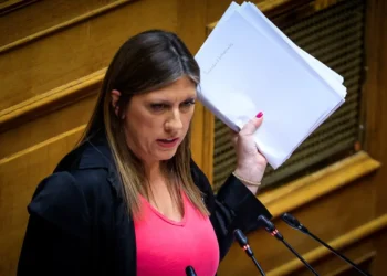 Κωνσταντοπούλου: Ο Τσίπρας είναι σε ένα λαγούμι και όσο είμαι εγώ θα παραμείνει εκεί