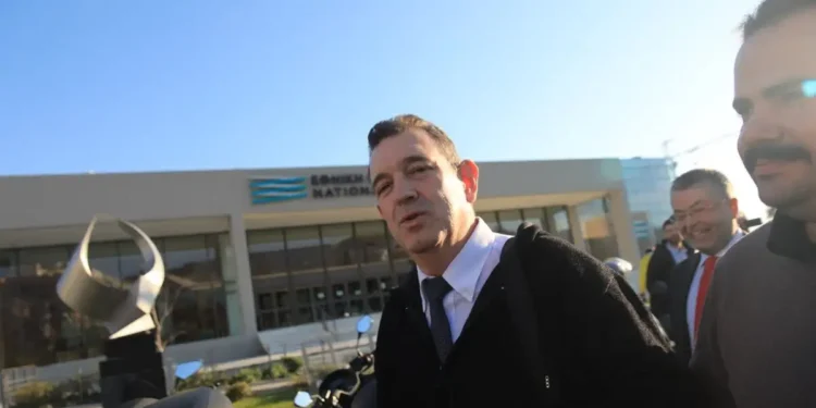 Ελεύθερος ο βουλευτής Νίκος Παπαδόπουλος μετά τους βανδαλισμούς στην Εθνική Πινακοθήκη – «Ξεκρέμασα τέσσερις βέβηλες εικόνες»