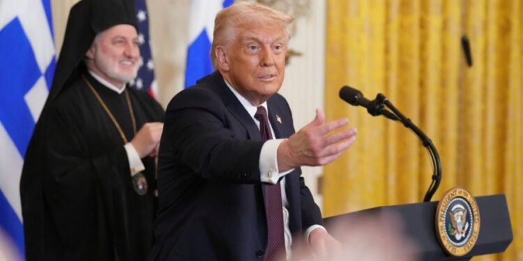 Ο Trump σήκωσε το λάβαρο της επανάστασης: 204 χρόνια μετά υποκλινόμαστε, αγαπώ την Ελλάδα