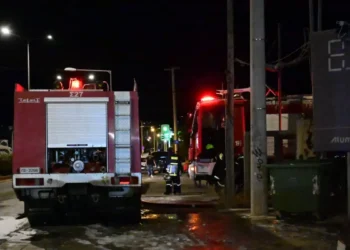 Θεσσαλονίκη: Φωτιά σε διαμέρισμα στην Πολίχνη – Στο νοσοκομείο με εγκαύματα 2 παιδιά