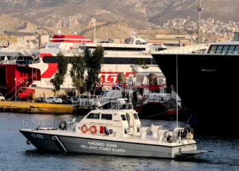 Έρευνες στον Σαρωνικό για 61χρονη που ανέβηκε στο πλοίο για Χίο και εξαφανίστηκε