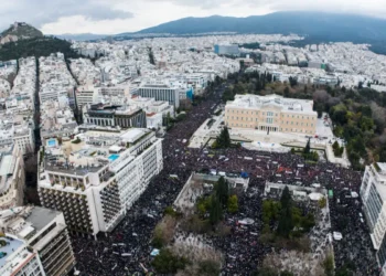 Συλλαλητήριο για τα Τέμπη: Πάνω από 500.000 διαδήλωσαν στο Σύνταγμα – 73 συλλήψεις για τα επεισόδια