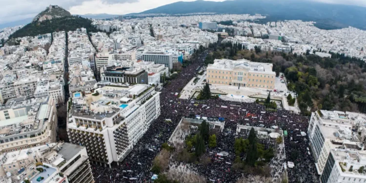 Συλλαλητήριο για τα Τέμπη: Πάνω από 500.000 διαδήλωσαν στο Σύνταγμα – 73 συλλήψεις για τα επεισόδια