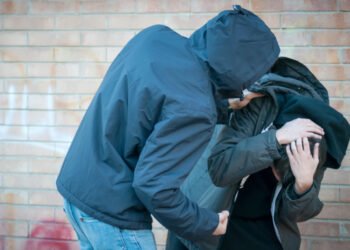 Αιματηρή συμπλοκή μαθητών Λυκείου στην Αμαλιάδα – Στο νοσοκομείο ένας ανήλικος