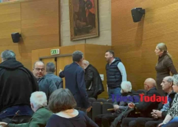 Επεισοδιακό δημοτικό συμβούλιο στη Θεσσαλονίκη για το άγαλμα Μπουτάρη – «Σιγά μην φοβηθώ» από τον Αγγελούδη, τι ζητά η οικογένεια του πρώην δημάρχου