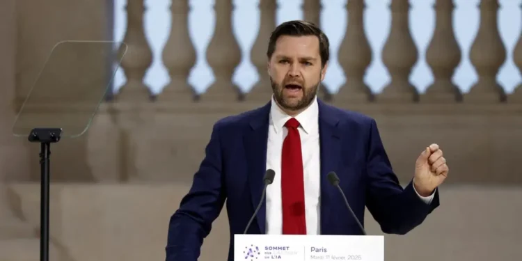 O Τζέι Ντι Βανς για Βρετανία: «Τυχαία χώρα που δεν έχει πολεμήσει εδώ και 30 ή 40 χρόνια»