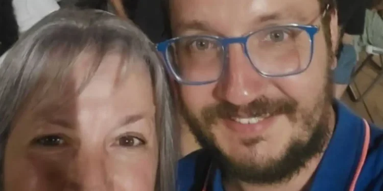 Βασίλης Καλογήρου: Η συγκινητική ανάρτηση της μητέρας του – «Τέτοιες μέρες του 1985, ως δώρο ανεκτίμητο, σε κράτησα στην αγκαλιά μου για πρώτη φορά»