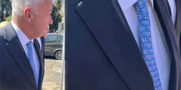 Ο Μάκης Βορίδης και η γραβάτα με την ελληνική σημαία στην ορκωμοσία της νέας κυβέρνησης