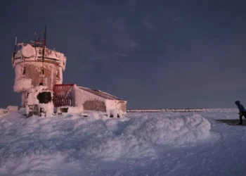 Καταιγίδες κάθε 3 μέρες, άνεμοι πάνω από 160 χλμ/ώρα: Το μέρος με τον χειρότερο καιρό στον κόσμο