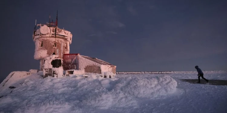 Καταιγίδες κάθε 3 μέρες, άνεμοι πάνω από 160 χλμ/ώρα: Το μέρος με τον χειρότερο καιρό στον κόσμο