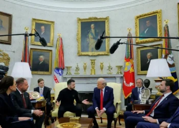 Βολοντίμιρ Ζελένσκι: Η Ευρώπη στηρίζει τον Ουκρανό πρόεδρο, πανηγυρίζει η Ρωσία για την στάση Τραμπ